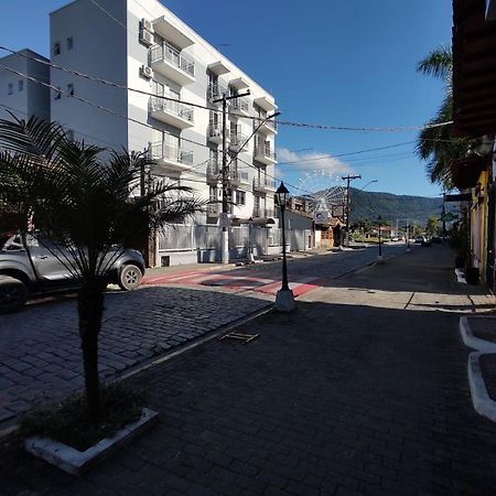 Agito E Sossego Na Rua Mais Charmosa De Ubatuba Pelo Google Экстерьер фото